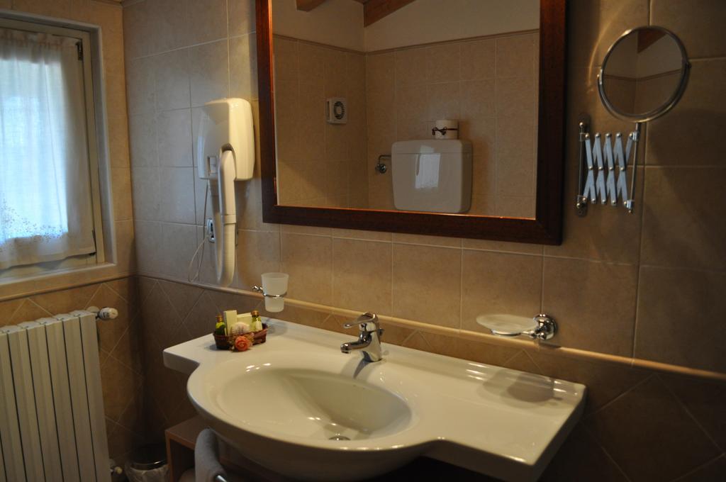Hotel La Corte Bedizzole Номер фото